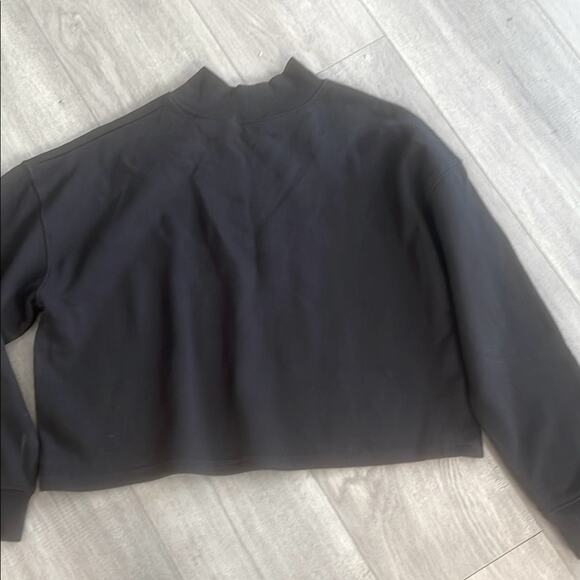 Zara size medium Black 'New York Forever' graphic woman's cropped Sweatshirt - Picture 8 of 11